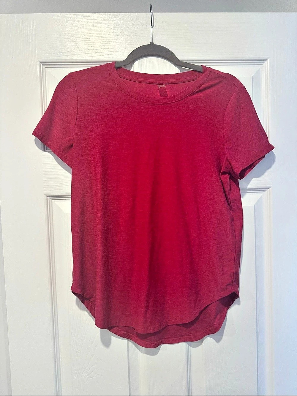 Beyond Yoga Featherweight On The Down Low Tee Pink Small